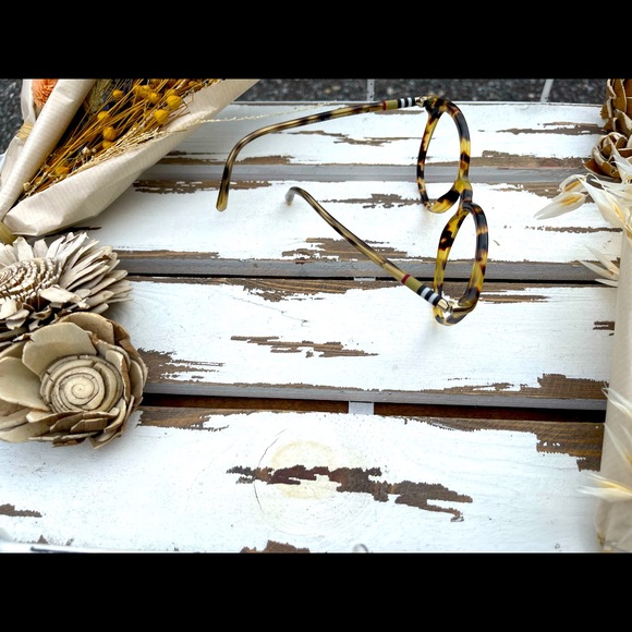 Burberry Circular FRAMES - Picture 2 of 3